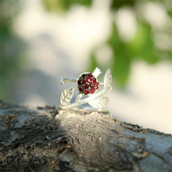 Милое женское металлическое открытое регулируемое кольцо в романтическом стиле, инкрустированное рубином, гранатом, серебряным кольцом в виде листьев, ювелирный подарок для вечеринки